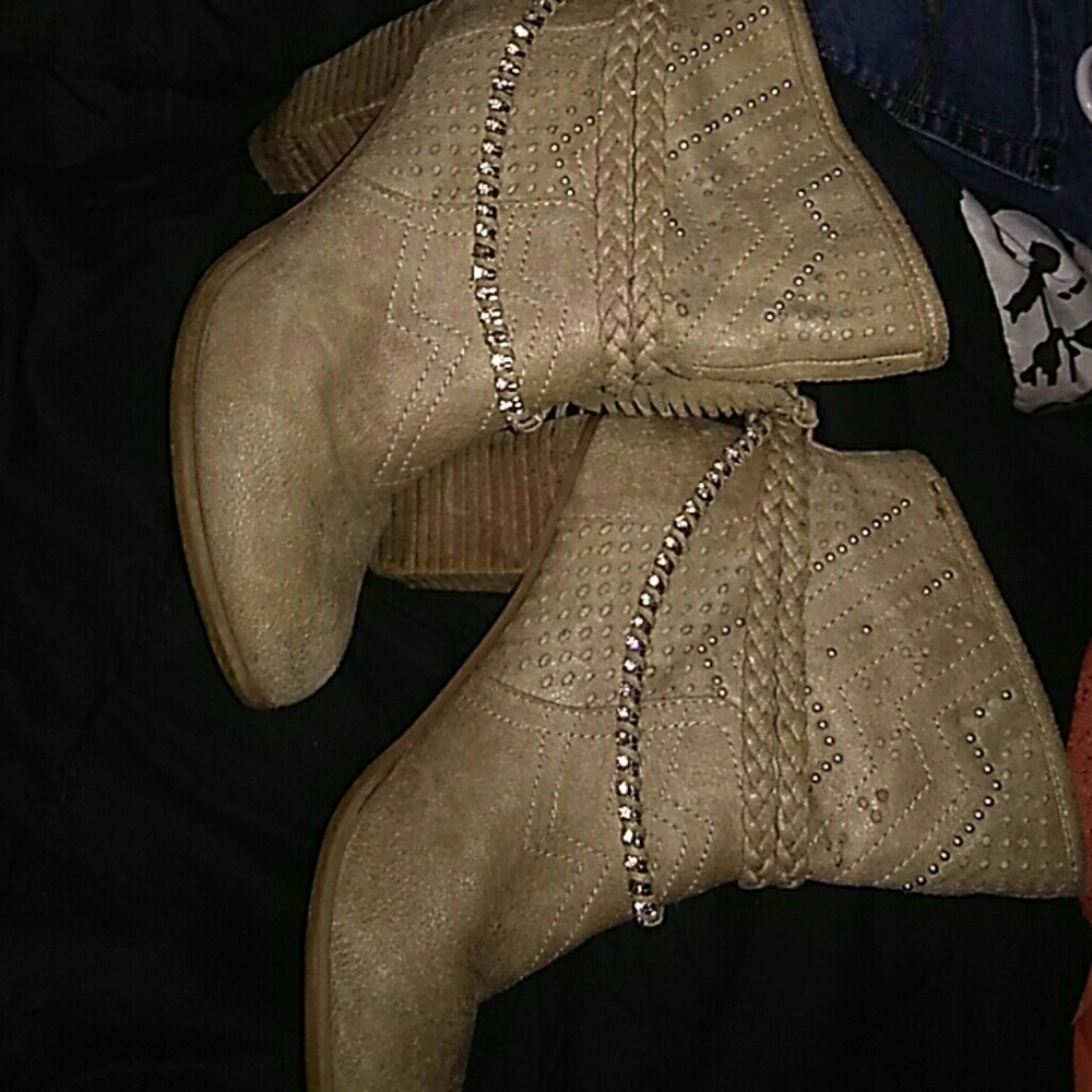 Ankle boots